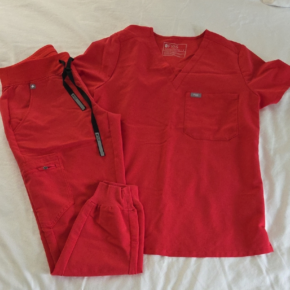 FIGS Scrub Set Figs Catarina Small Top Zamora Small Petite Joggers